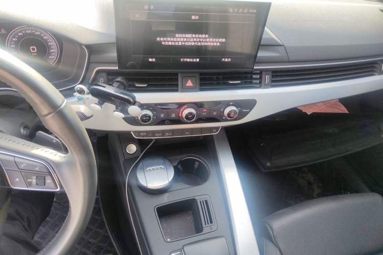Used Audi A4L 2020 40 TFSI Fashion Dynamic Model Audio And AC Panel