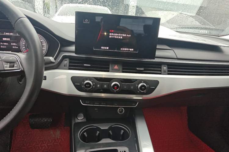 Used Audi A4L 2020 40 TFSI Fashion Dynamic Model Audio And AC Panel