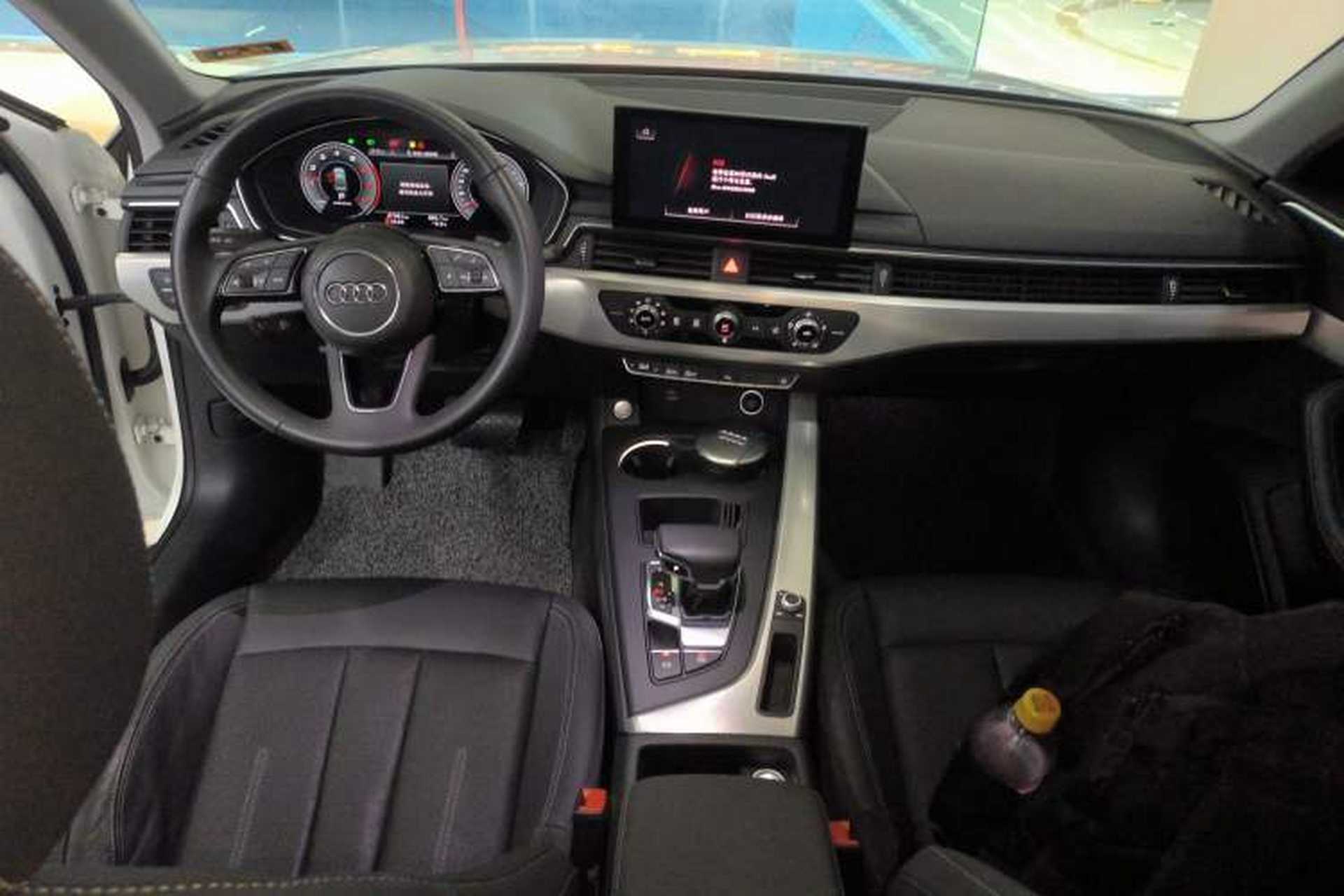 Used Audi A4L 2020 40 TFSI Fashionable and Elegant Model Center Console