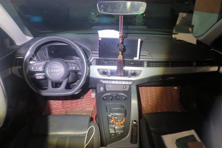 Used Audi A4L 2020 40 TFSI Luxury Dynamic Model Center Console