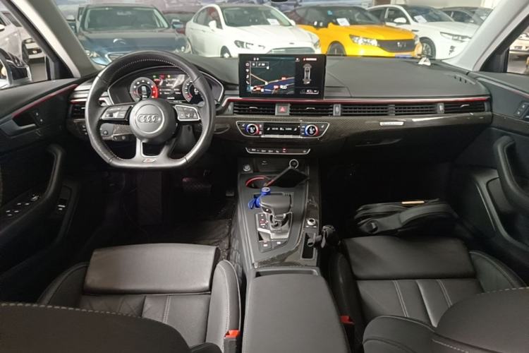 Used Audi A4L 2020 40 TFSI Luxury Dynamic Model Center Console