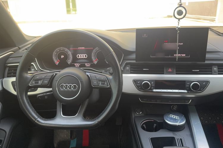Used Audi A4L 2020 40 TFSI Luxury Dynamic Model Center Console