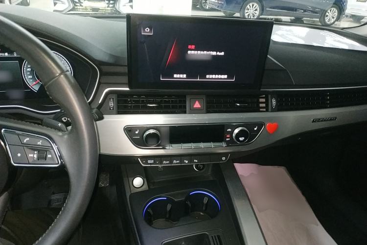 Used Audi A4L 2020 40 TFSI quattro Luxury Dynamic Model Center Console