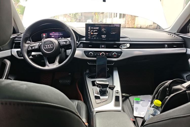 Used Audi A4L 2020 40 TFSI Fashionable and Elegant Model Center Console