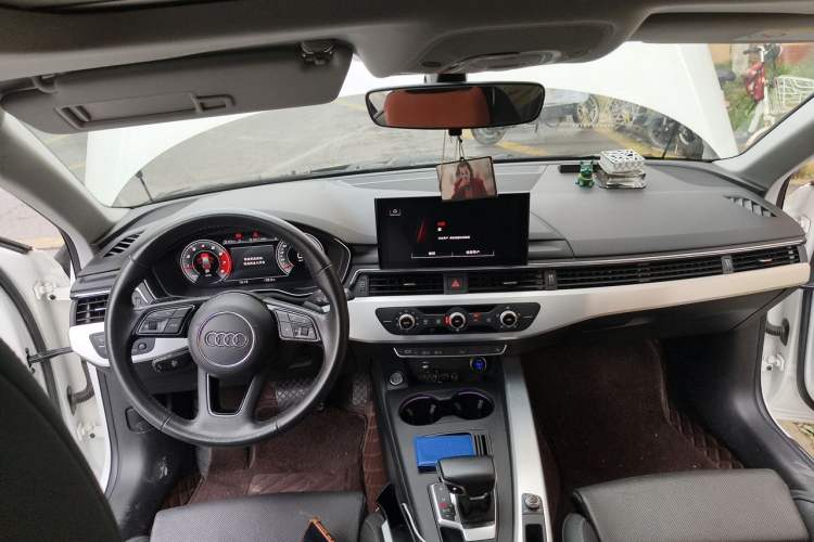 Used Audi A4L 2020 40 TFSI Fashion Dynamic Model Center Console