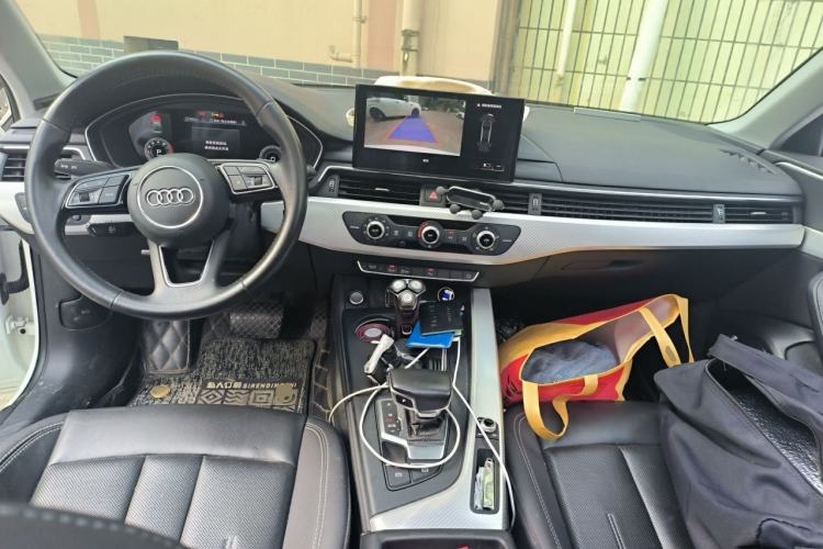 Used Audi A4L 2020 40 TFSI Fashionable and Elegant Model Center Console