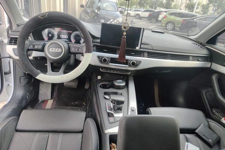 Used Audi A4L 2020 40 TFSI Luxury Dynamic Model Center Console