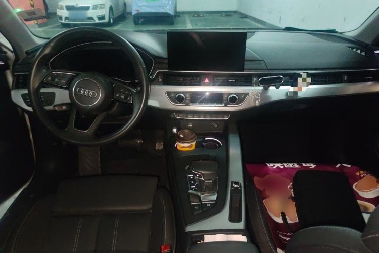Used Audi A4L 2020 40 TFSI Luxury Dynamic Model Center Console