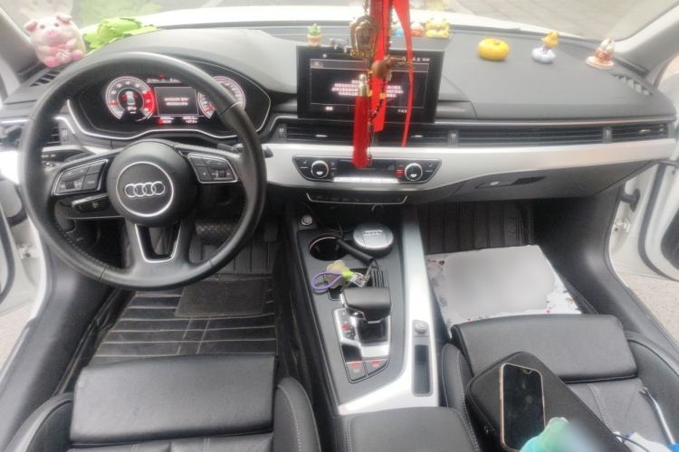 Used Audi A4L 2020 40 TFSI Luxury Dynamic Model Center Console