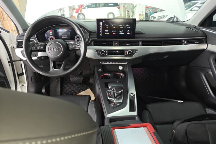 Used Audi A4L 2020 40 TFSI Luxury Dynamic Model Center Console