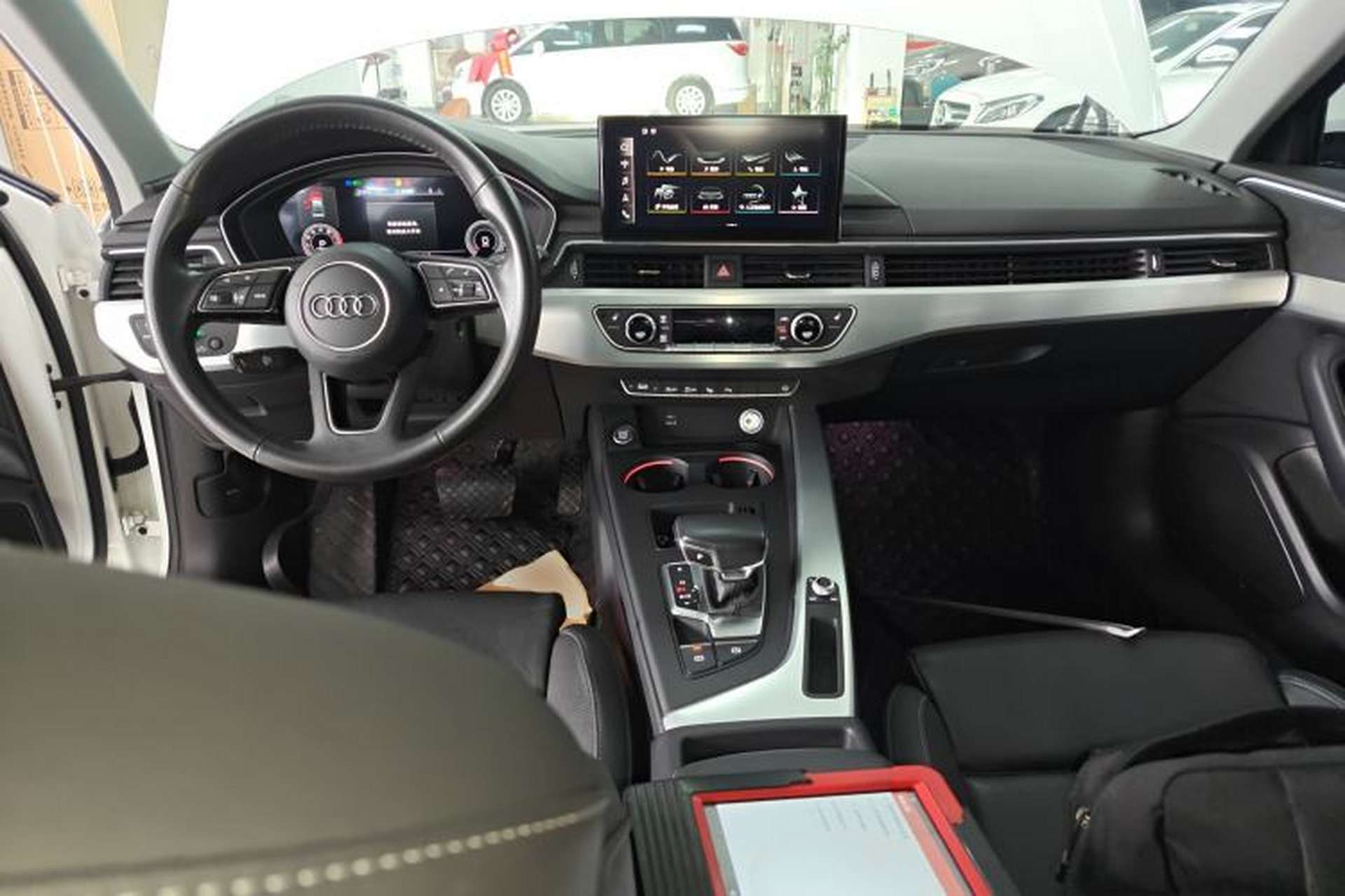Used Audi A4L 2020 40 TFSI Luxury Dynamic Model Center Console