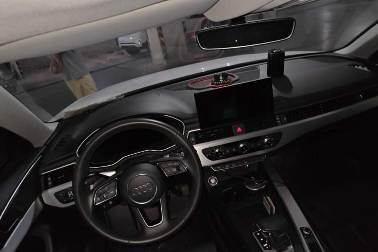 Used Audi A4L 2020 40 TFSI Fashion Dynamic Model Center Console