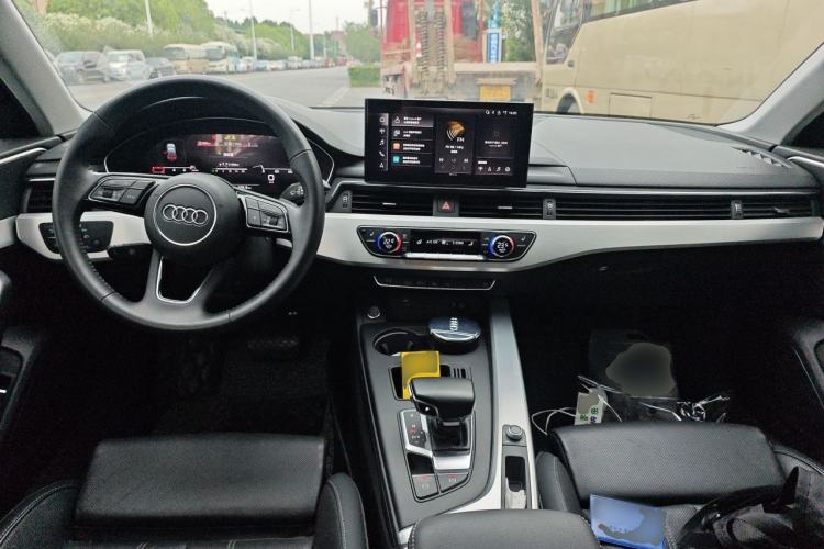 Used Audi A4L 2020 40 TFSI Luxury Dynamic Model Center Console