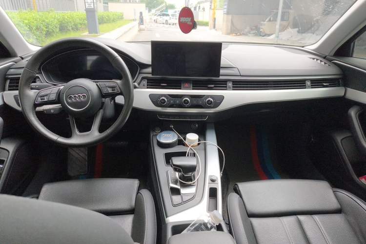 Used Audi A4L 2020 40 TFSI Fashion Dynamic Model Center Console