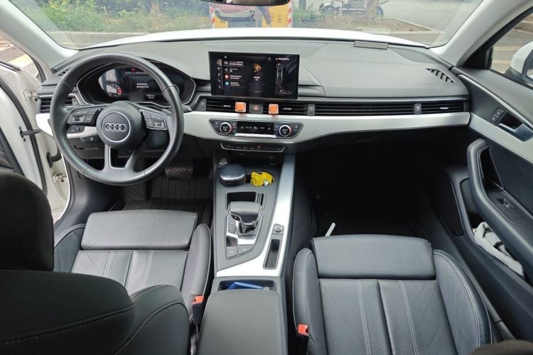 Used Audi A4L 2020 40 TFSI Luxury Dynamic Model Center Console