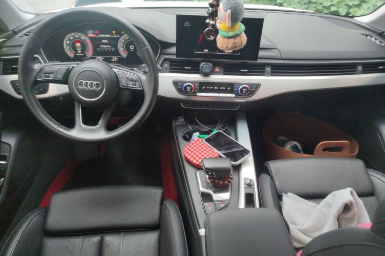 Used Audi A4L 2020 40 TFSI Luxury Dynamic Model Center Console
