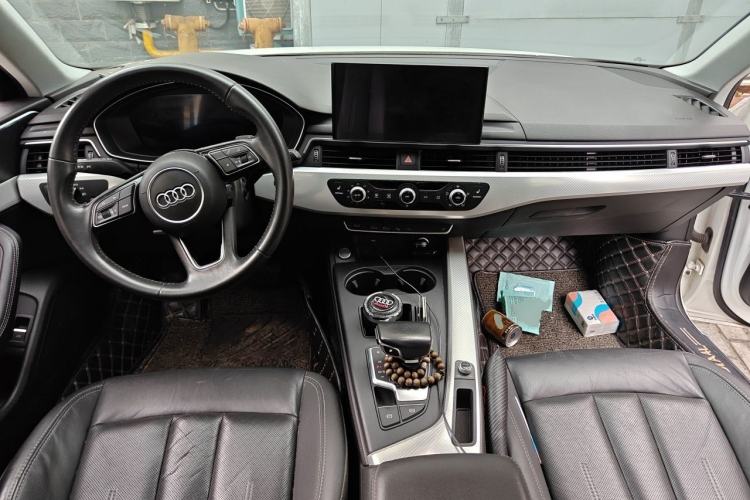 Used Audi A4L 2020 40 TFSI Fashionable and Elegant Model Center Console