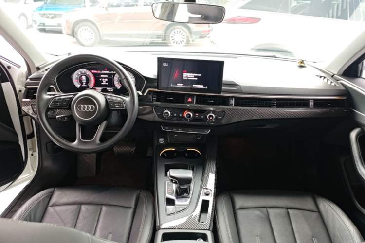 Used Audi A4L 2020 40 TFSI Fashionable and Elegant Model Center Console