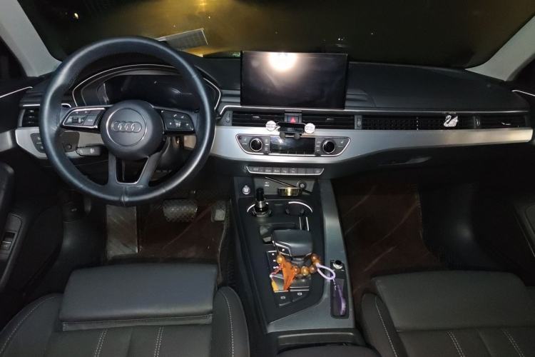 Used Audi A4L 2020 40 TFSI Luxury Dynamic Model Center Console