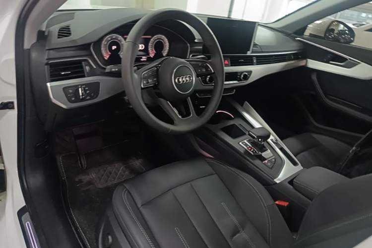 Used Audi A4L 2020 40 TFSI Luxury Prestige Edition Center Console