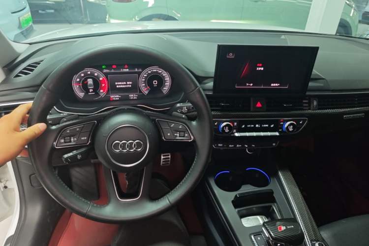 Used Audi A4L 2020 40 TFSI Fashion Dynamic Model Center Console