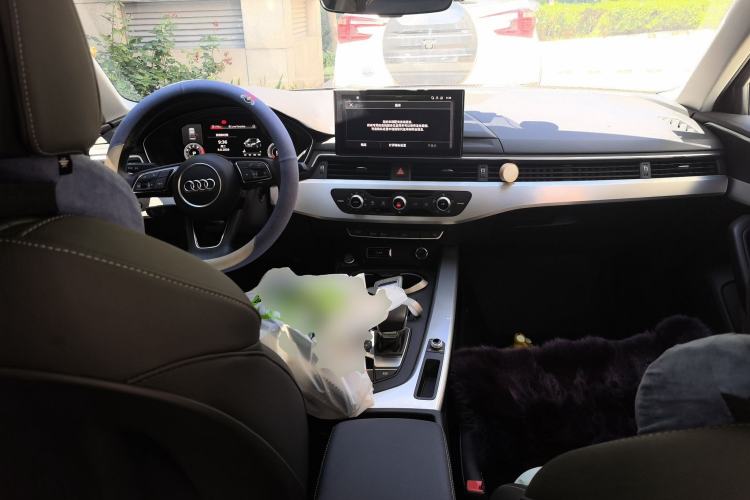 Used Audi A4L 2020 40 TFSI Luxury Dynamic Model Center Console