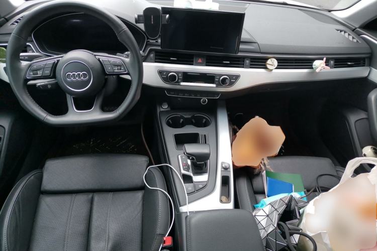 Used Audi A4L 2020 40 TFSI Luxury Dynamic Model Center Console