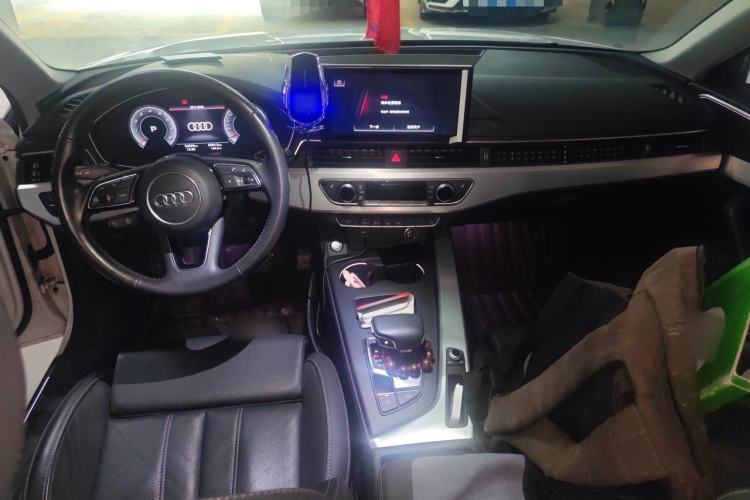 Used Audi A4L 2020 40 TFSI Luxury Dynamic Model Center Console