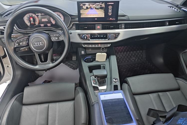 Used Audi A4L 2020 40 TFSI Luxury Dynamic Model Center Console