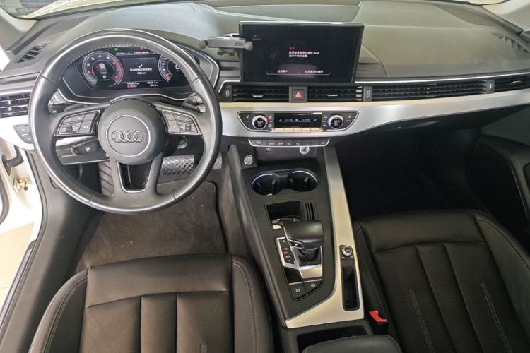 Used Audi A4L 2020 40 TFSI Fashionable and Elegant Model Center Console