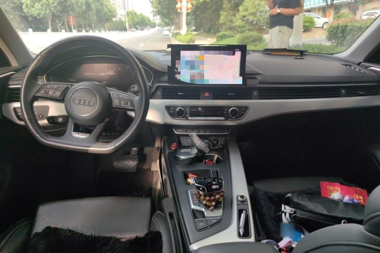 Used Audi A4L 2020 40 TFSI Luxury Dynamic Model Center Console