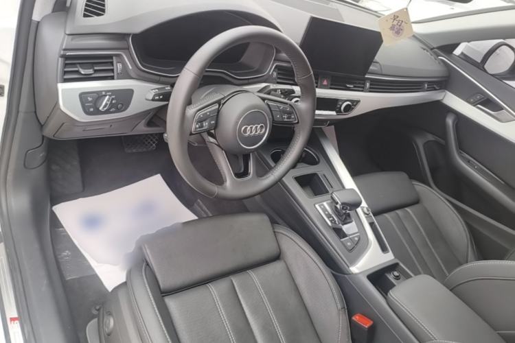 Used Audi A4L 2020 40 TFSI Luxury Dynamic Model Center Console