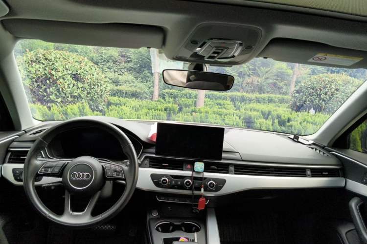 Used Audi A4L 2020 40 TFSI Fashion Dynamic Model Center Console