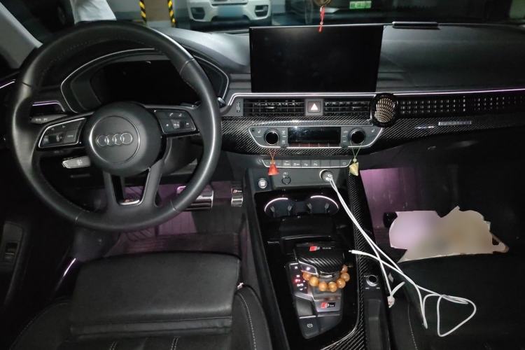 Used Audi A4L 2020 40 TFSI Luxury Dynamic Model Center Console