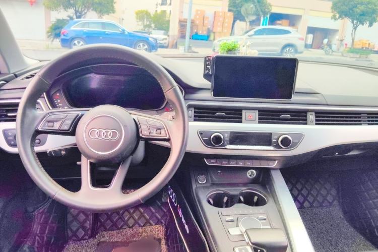 Used Audi A4L 2020 40 TFSI Luxury Prestige Edition Center Console