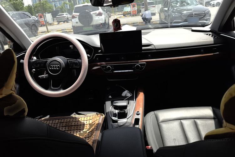Used Audi A4L 2020 40 TFSI Luxury Prestige Edition Center Console