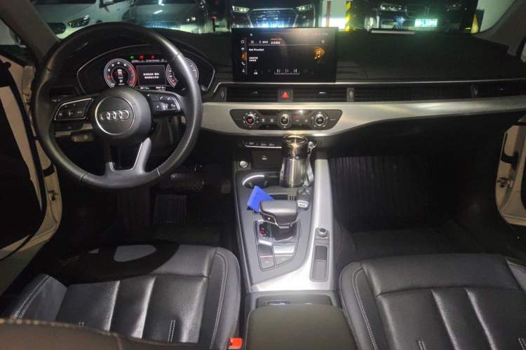 Used Audi A4L 2020 40 TFSI Fashionable and Elegant Model Center Console