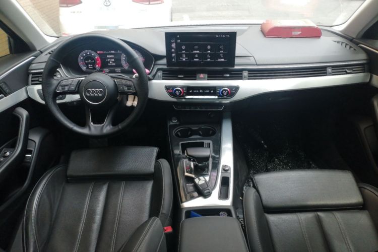 Used Audi A4L 2020 40 TFSI Luxury Dynamic Model Center Console