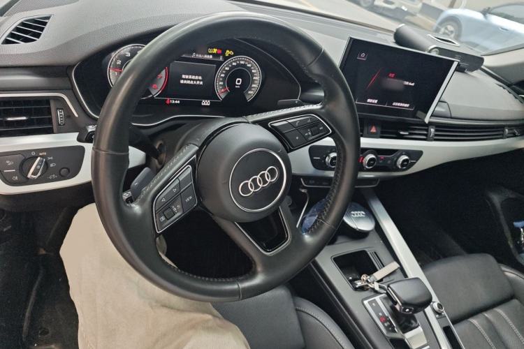Used Audi A4L 2020 40 TFSI Fashion Dynamic Model Center Console