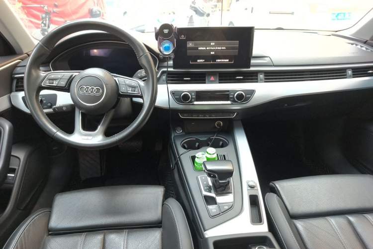 Used Audi A4L 2020 40 TFSI Luxury Dynamic Model Center Console