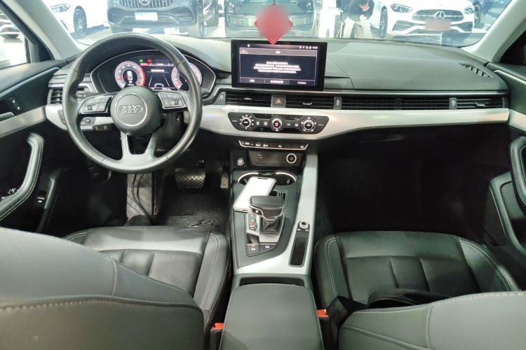 Used Audi A4L 2020 40 TFSI Fashionable and Elegant Model Center Console