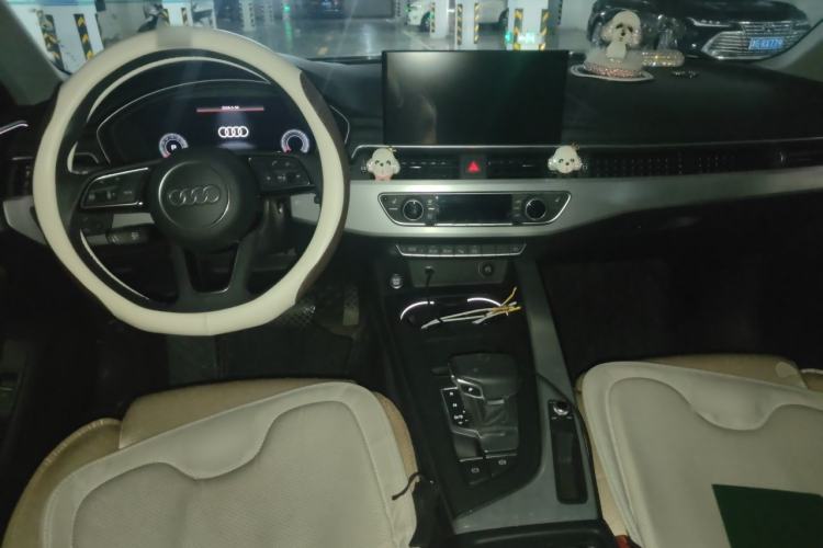 Used Audi A4L 2020 40 TFSI Luxury Dynamic Model Center Console