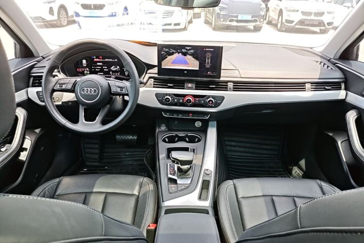 Used Audi A4L 2020 40 TFSI Fashionable and Elegant Model Center Console