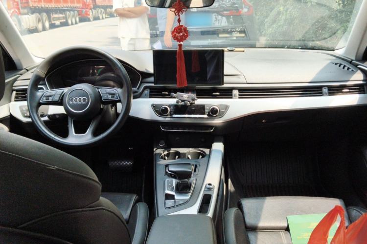 Used Audi A4L 2020 40 TFSI Fashion Dynamic Model Center Console