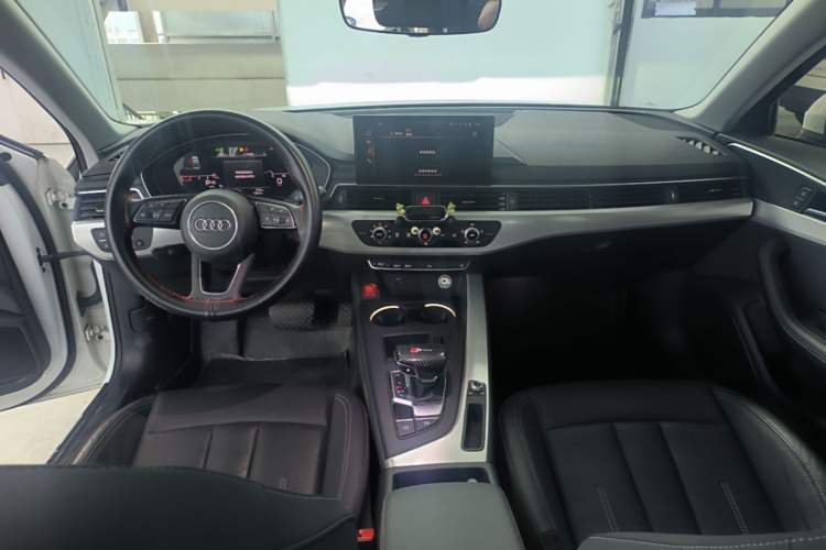 Used Audi A4L 2020 40 TFSI Fashionable and Elegant Model Center Console