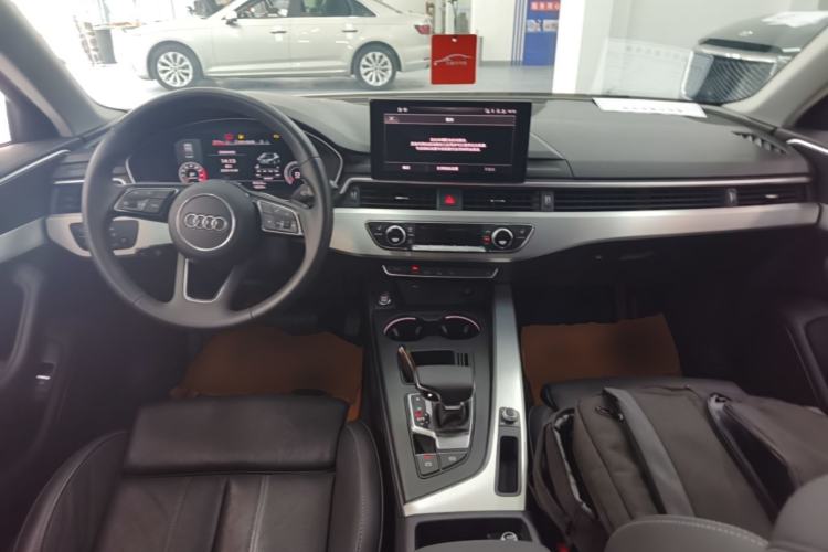 Used Audi A4L 2020 40 TFSI Luxury Dynamic Model Center Console