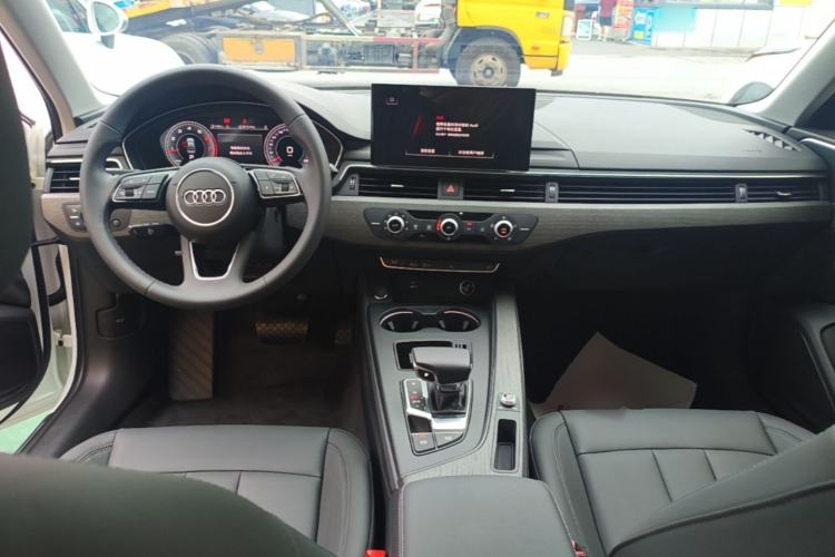 Used Audi A4L 2020 40 TFSI Luxury Dynamic Model Center Console
