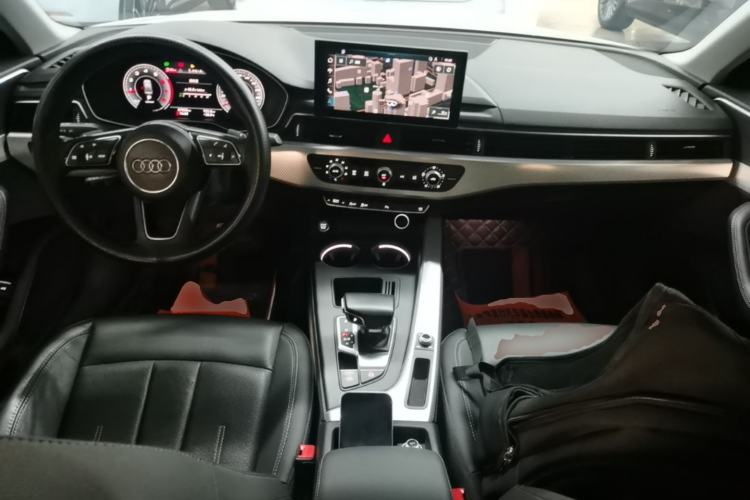 Used Audi A4L 2020 40 TFSI Fashionable and Elegant Model Center Console