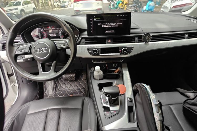 Used Audi A4L 2020 40 TFSI Fashionable and Elegant Model Center Console