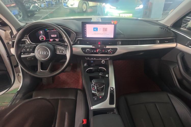 Used Audi A4L 2020 40 TFSI Fashionable and Elegant Model Center Console